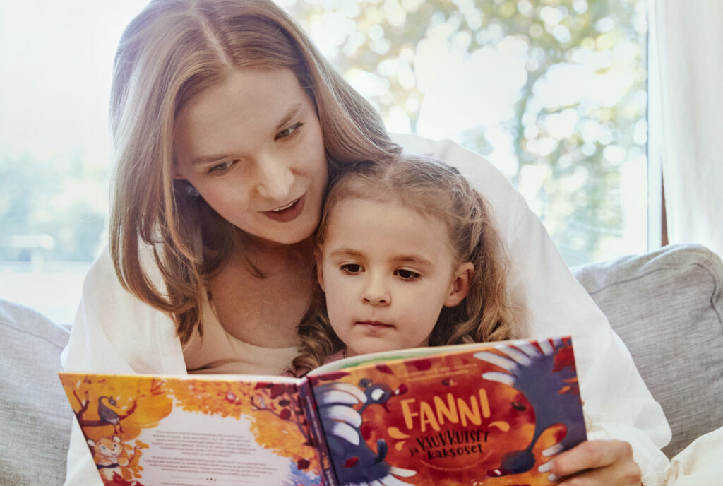 Fanni Emotions on kirjasarja, jota aikuinen lukee mielellään lapselleen.